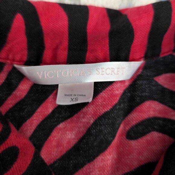 Victoria' Secret Pajama Set in Size XS - Red and Black Zebra Print - Picture 12 of 13